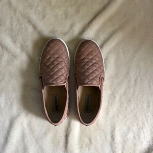 Steve Madden Quilted Leather Slip-On (pink)